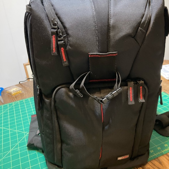 Autel Ribitics EVO II-8K portable Drone with case & backpack - Picture 12 of 15